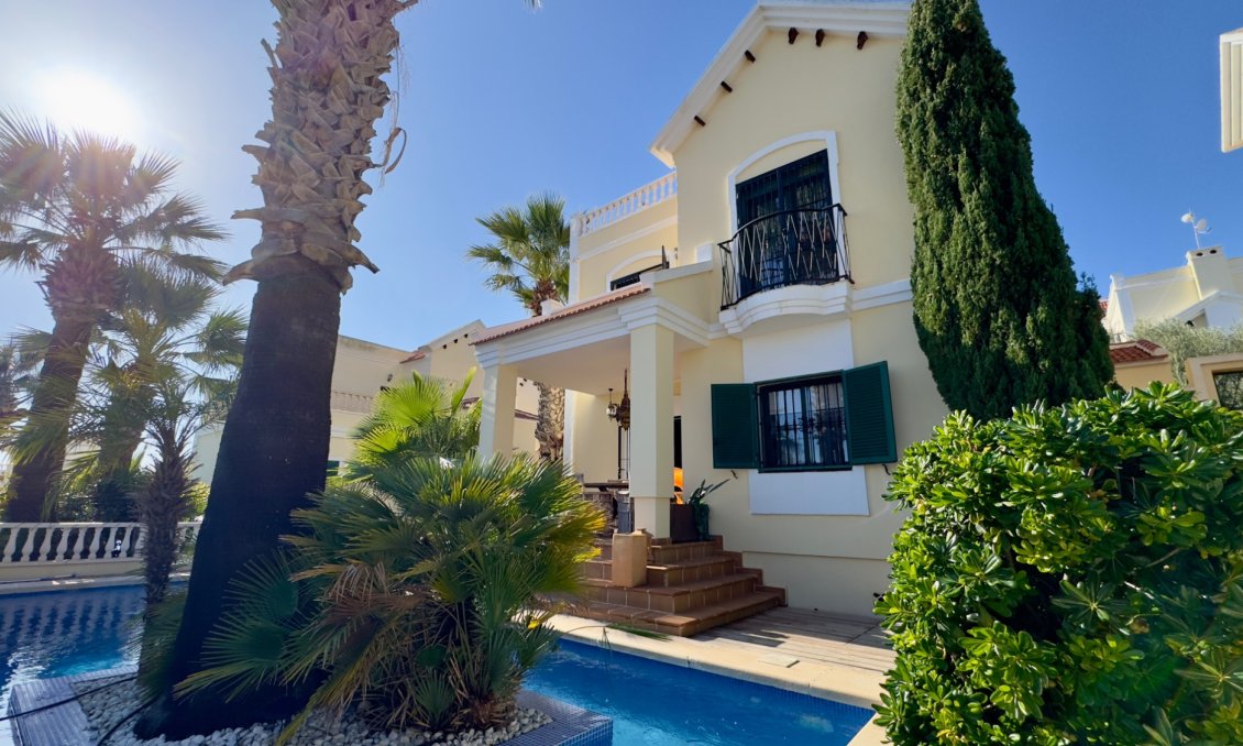 Használt Ingatlanok - Villa -
Orihuela Costa - Costa Blanca