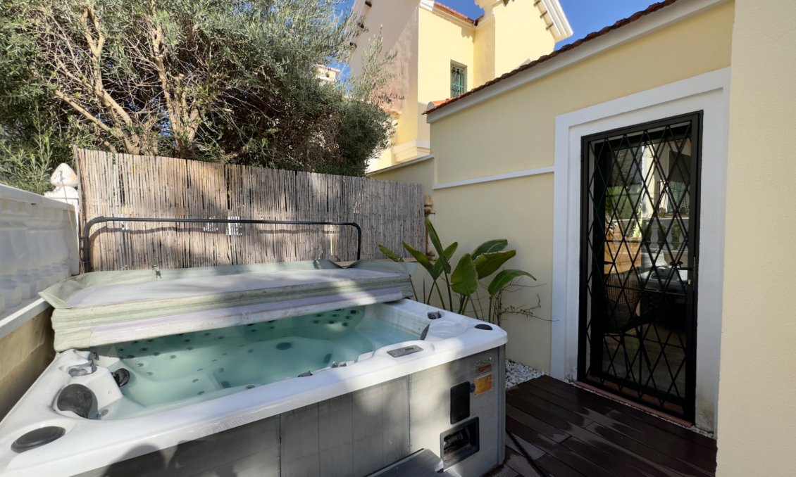 Használt Ingatlanok - Villa -
Orihuela Costa - Costa Blanca