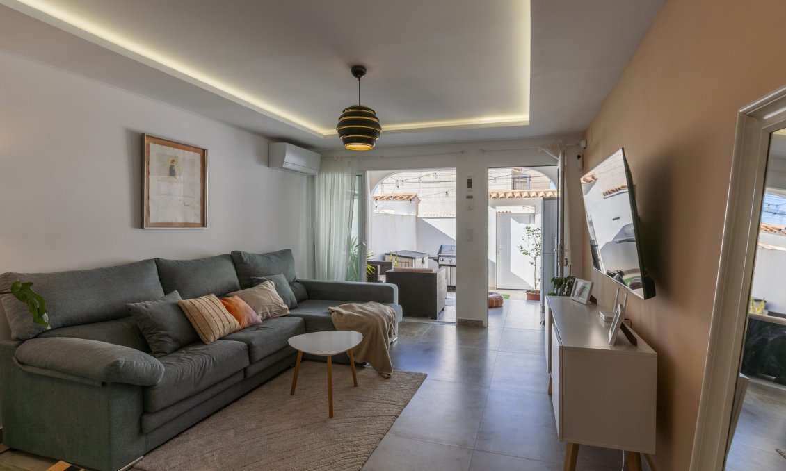 Használt Ingatlanok - Sorház -
Torrevieja - Costa Blanca