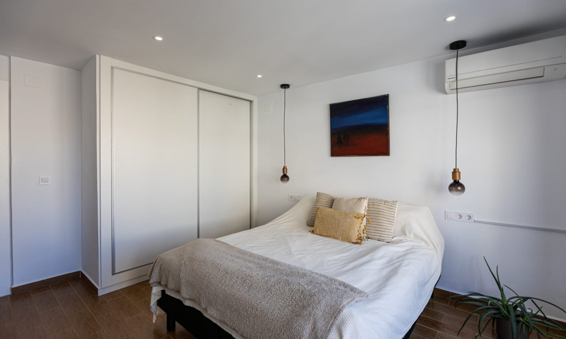 Használt Ingatlanok - Sorház -
Torrevieja - Costa Blanca