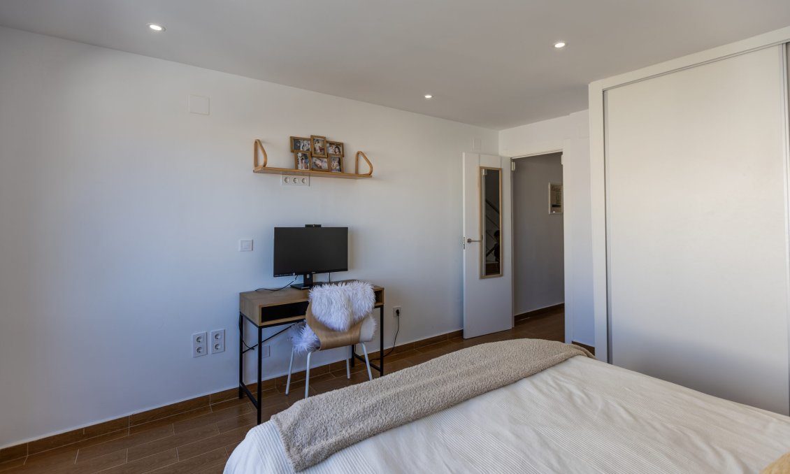 Használt Ingatlanok - Sorház -
Torrevieja - Costa Blanca