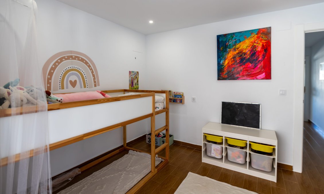 Használt Ingatlanok - Sorház -
Torrevieja - Costa Blanca