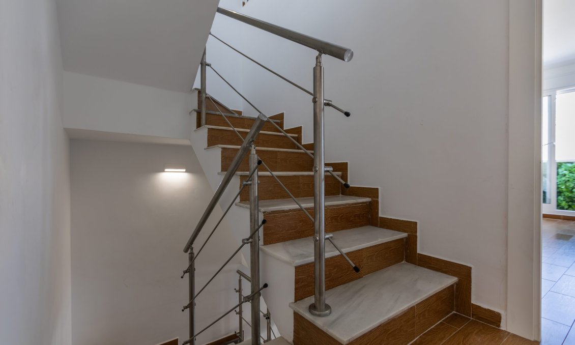 Használt Ingatlanok - Sorház -
Torrevieja - Costa Blanca