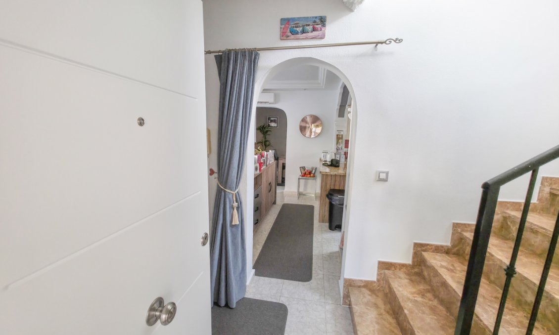 Használt Ingatlanok - Villa -
Villamartin - Costa Blanca