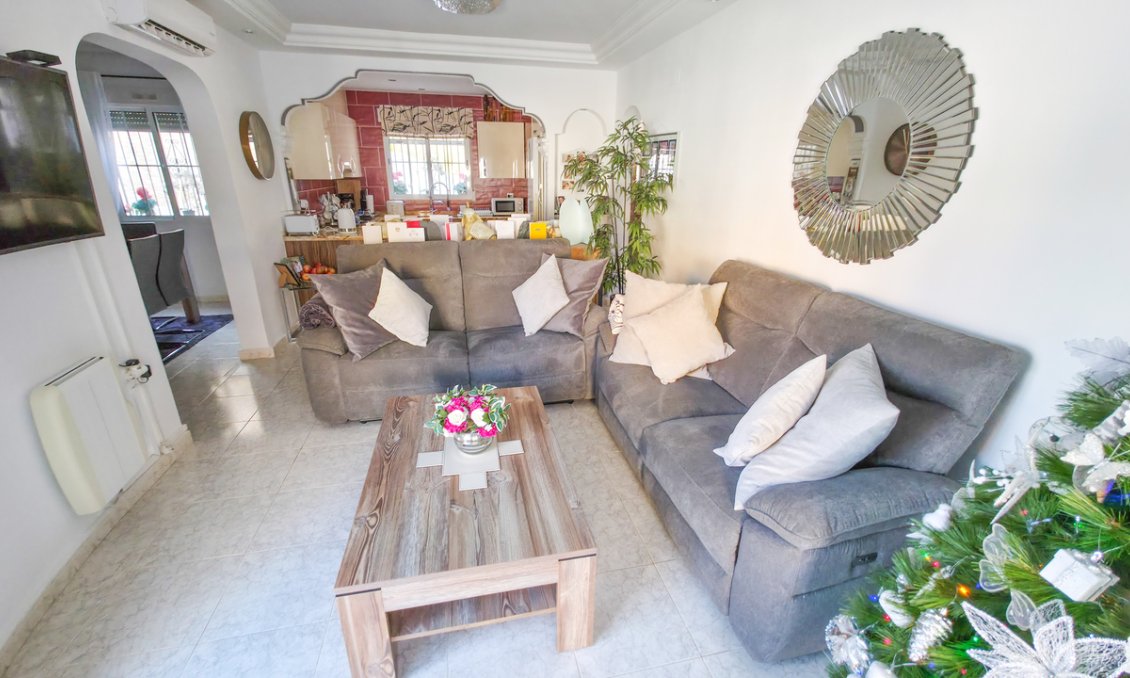 Használt Ingatlanok - Villa -
Villamartin - Costa Blanca