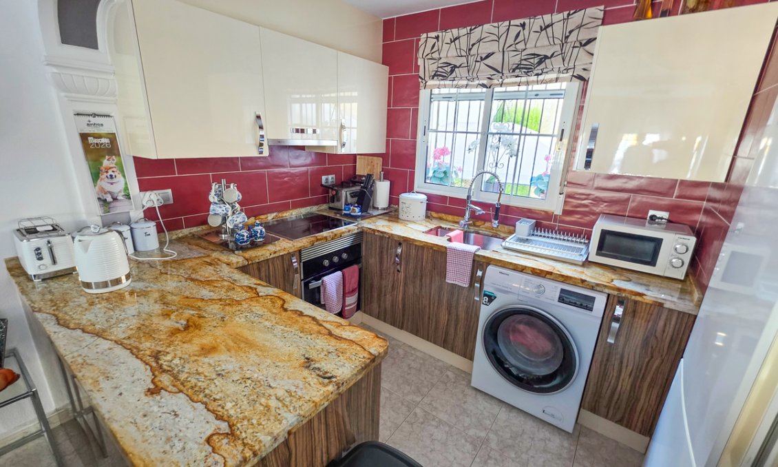 Használt Ingatlanok - Villa -
Villamartin - Costa Blanca