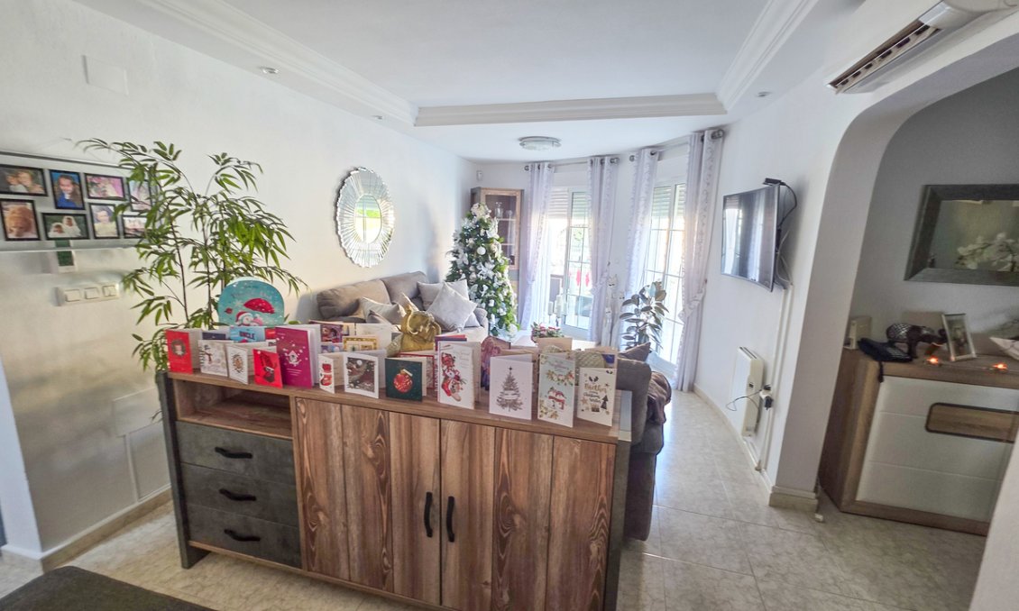 Használt Ingatlanok - Villa -
Villamartin - Costa Blanca