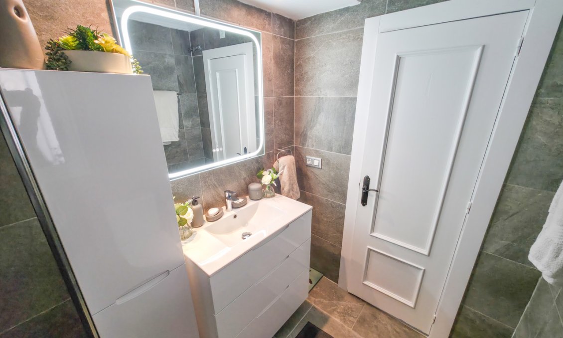 Használt Ingatlanok - Villa -
Villamartin - Costa Blanca