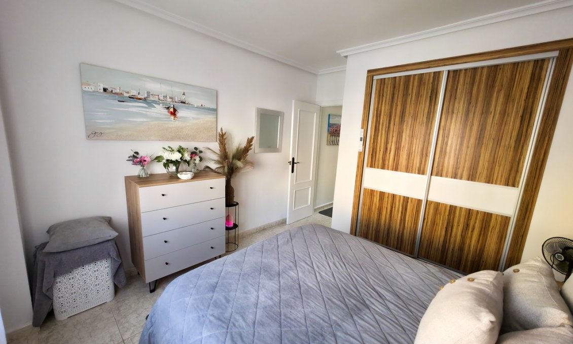 Használt Ingatlanok - Villa -
Villamartin - Costa Blanca