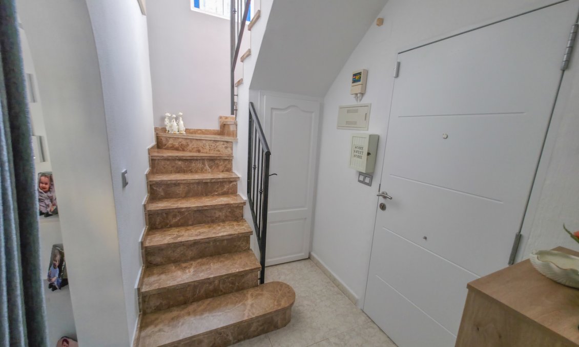 Használt Ingatlanok - Villa -
Villamartin - Costa Blanca