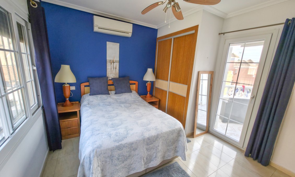 Használt Ingatlanok - Villa -
Villamartin - Costa Blanca