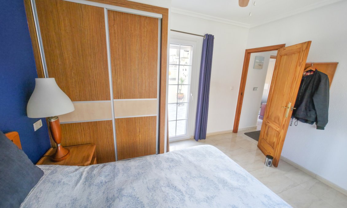 Használt Ingatlanok - Villa -
Villamartin - Costa Blanca