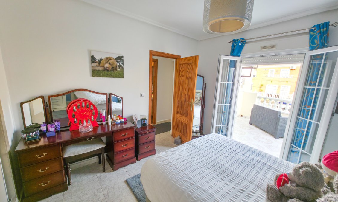 Használt Ingatlanok - Villa -
Villamartin - Costa Blanca