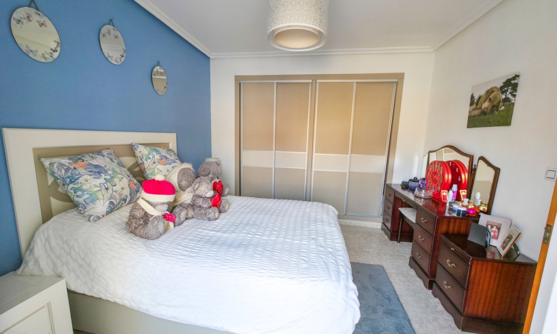 Használt Ingatlanok - Villa -
Villamartin - Costa Blanca