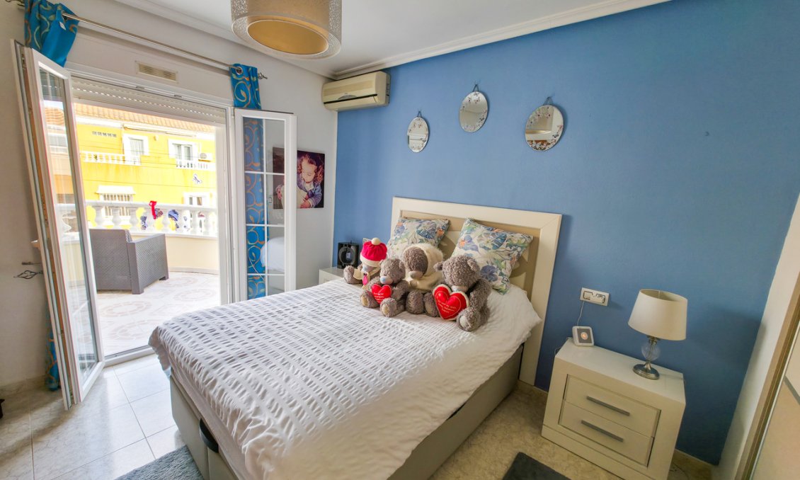 Használt Ingatlanok - Villa -
Villamartin - Costa Blanca