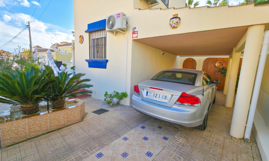 Használt Ingatlanok - Villa -
Villamartin - Costa Blanca