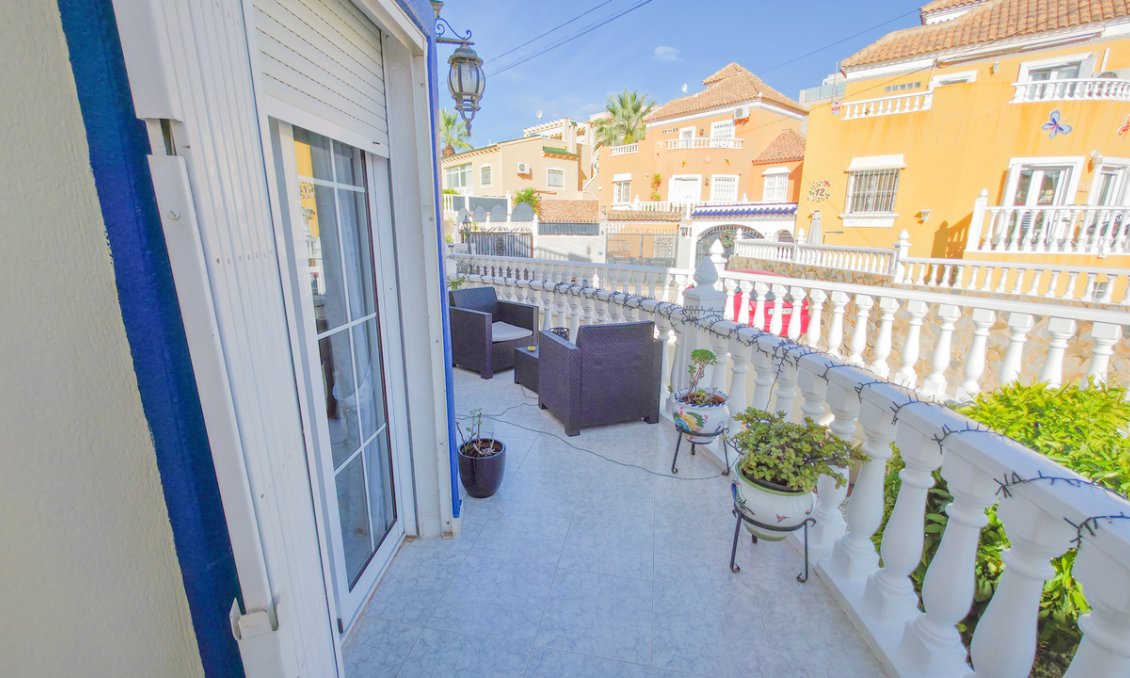 Használt Ingatlanok - Villa -
Villamartin - Costa Blanca