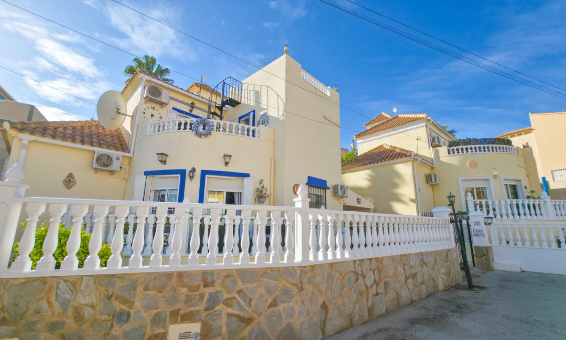 Használt Ingatlanok - Villa -
Villamartin - Costa Blanca