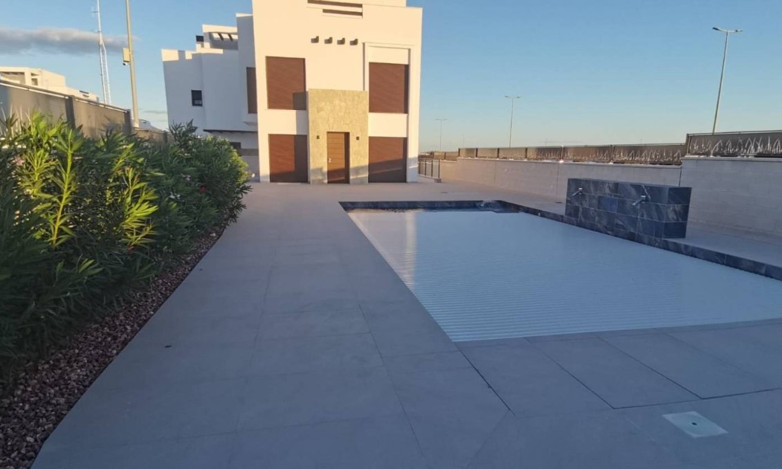 Használt Ingatlanok - Villa -
Los Montesinos - Costa Blanca