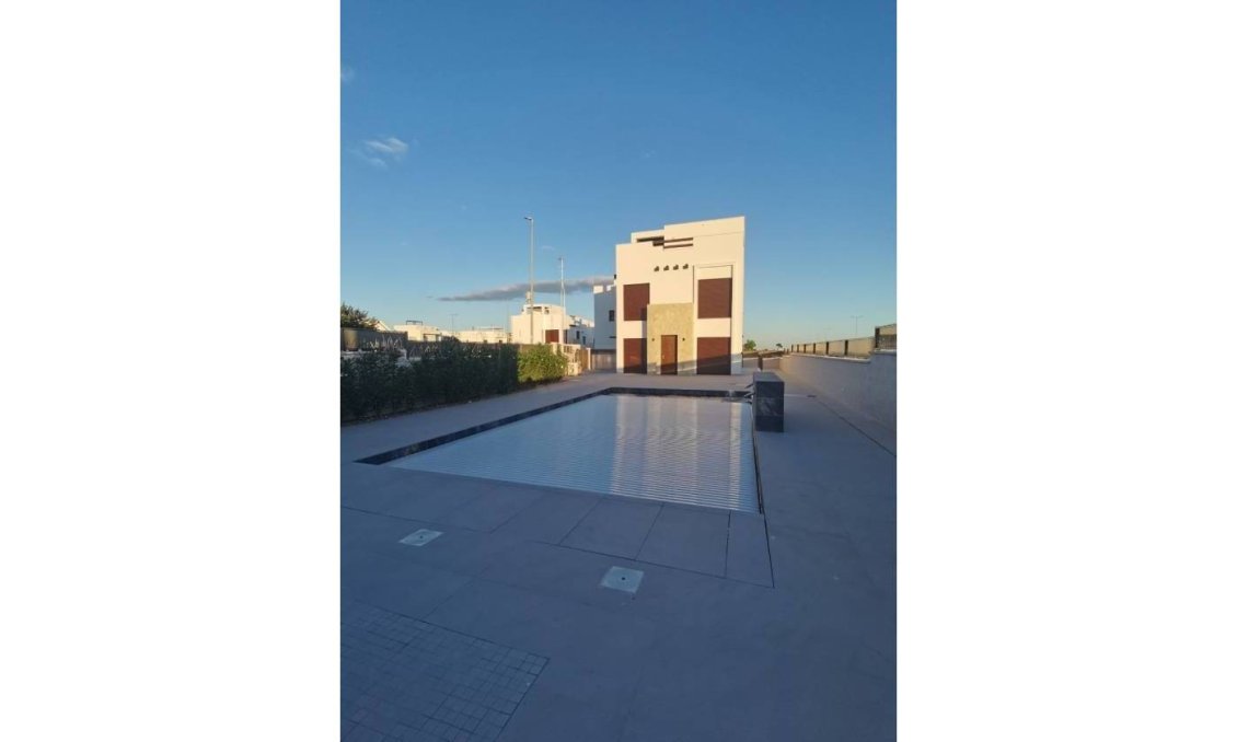 Használt Ingatlanok - Villa -
Los Montesinos - Costa Blanca