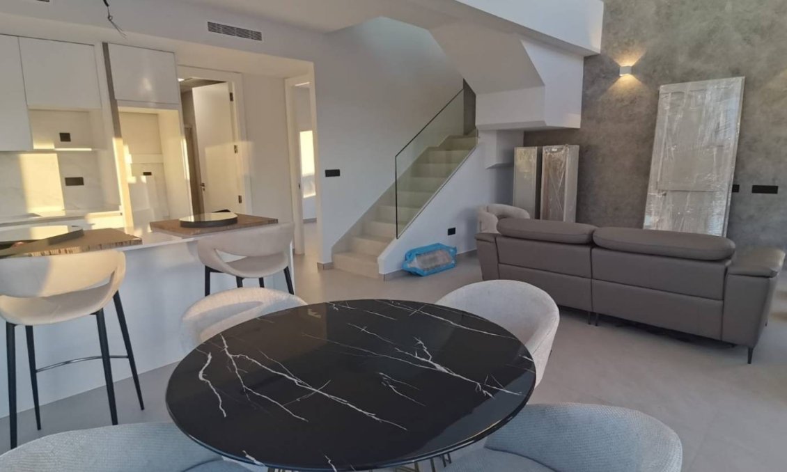 Használt Ingatlanok - Villa -
Los Montesinos - Costa Blanca