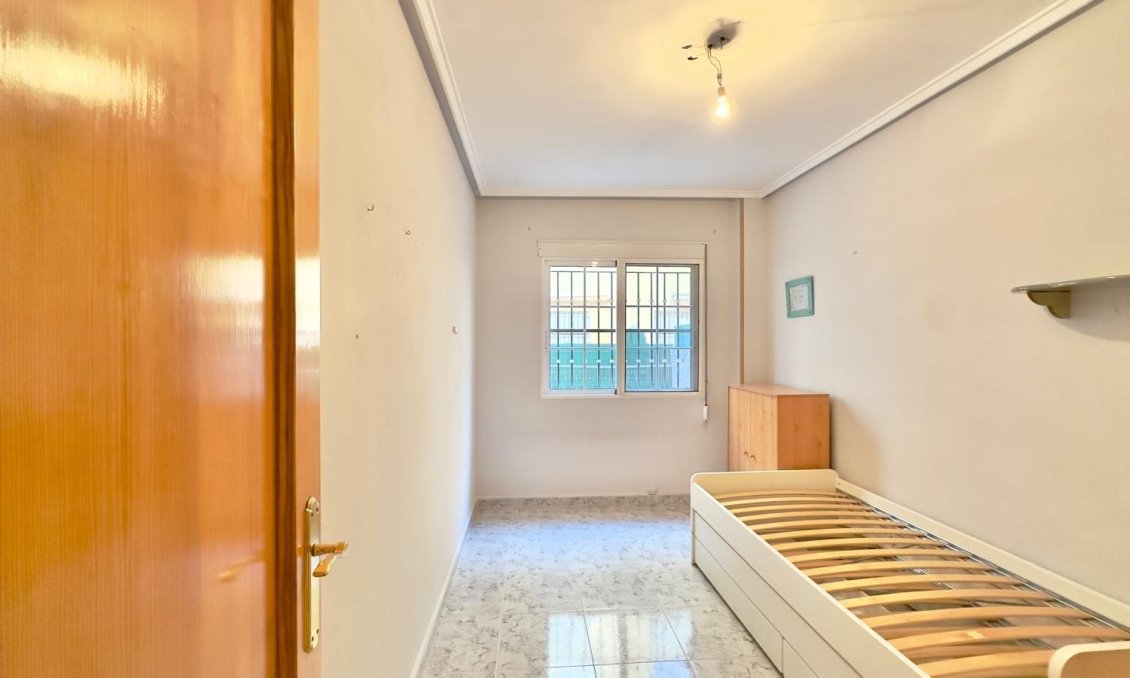 Használt Ingatlanok - Apartman -
Torrevieja - La Mata Pueblo