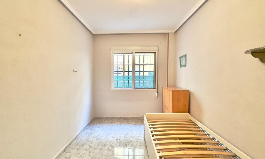 Használt Ingatlanok - Apartman -
Torrevieja - La Mata Pueblo