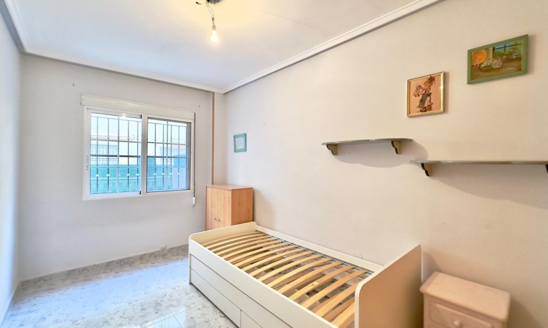 Használt Ingatlanok - Apartman -
Torrevieja - La Mata Pueblo