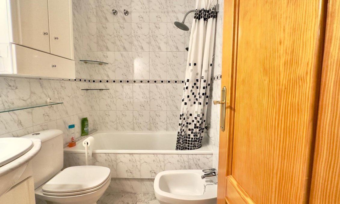 Használt Ingatlanok - Apartman -
Torrevieja - La Mata Pueblo