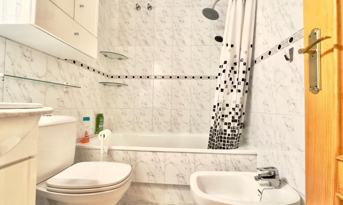 Használt Ingatlanok - Apartman -
Torrevieja - La Mata Pueblo