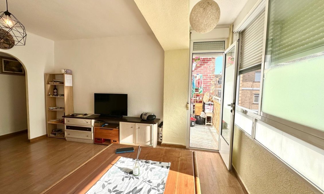 Használt Ingatlanok - Apartman -
Torrevieja - Estacion De Autobuses