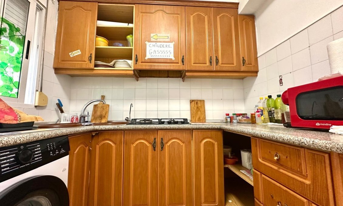 Használt Ingatlanok - Apartman -
Torrevieja - Estacion De Autobuses