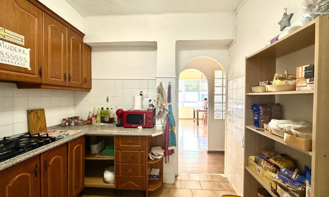 Használt Ingatlanok - Apartman -
Torrevieja - Estacion De Autobuses