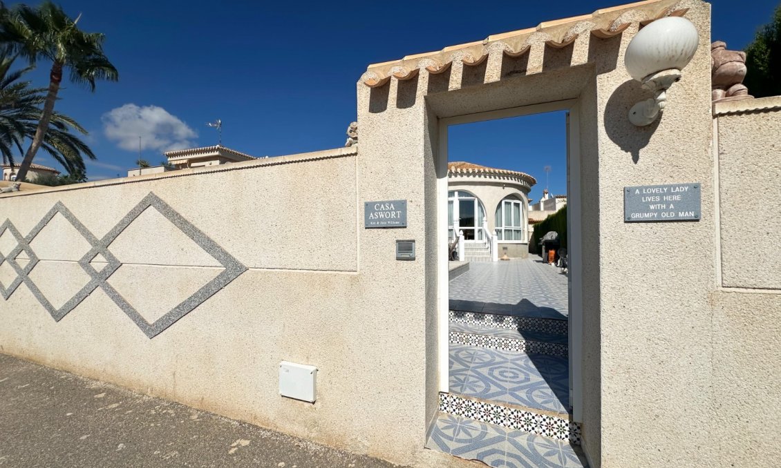 Használt Ingatlanok - Villa -
Orihuela Costa - Costa Blanca