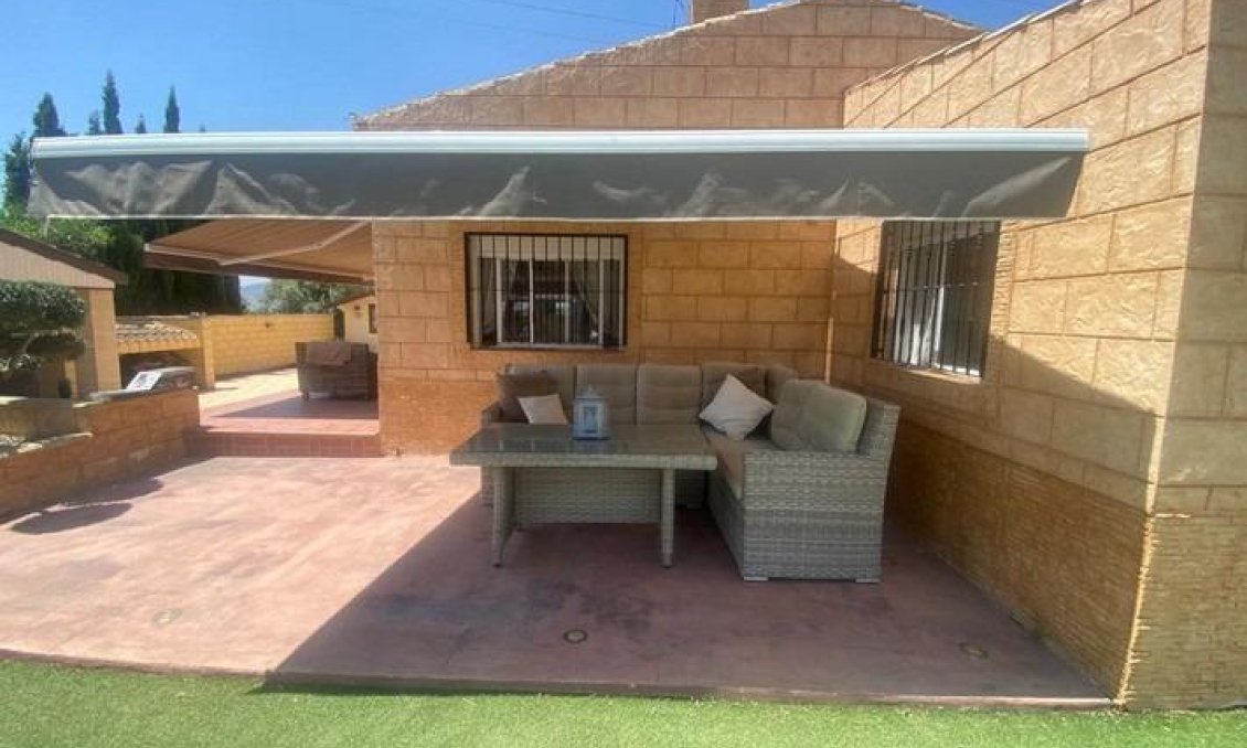 Használt Ingatlanok - Villa -
Albatera - Campo De Albatera