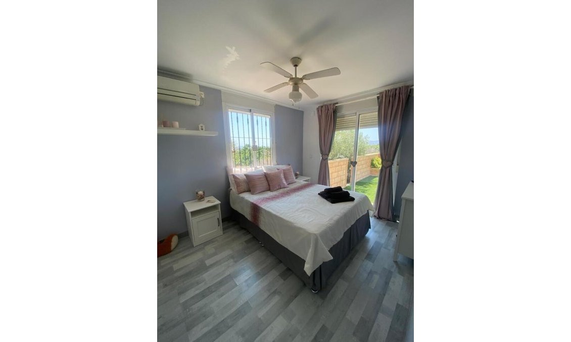 Használt Ingatlanok - Villa -
Albatera - Campo De Albatera