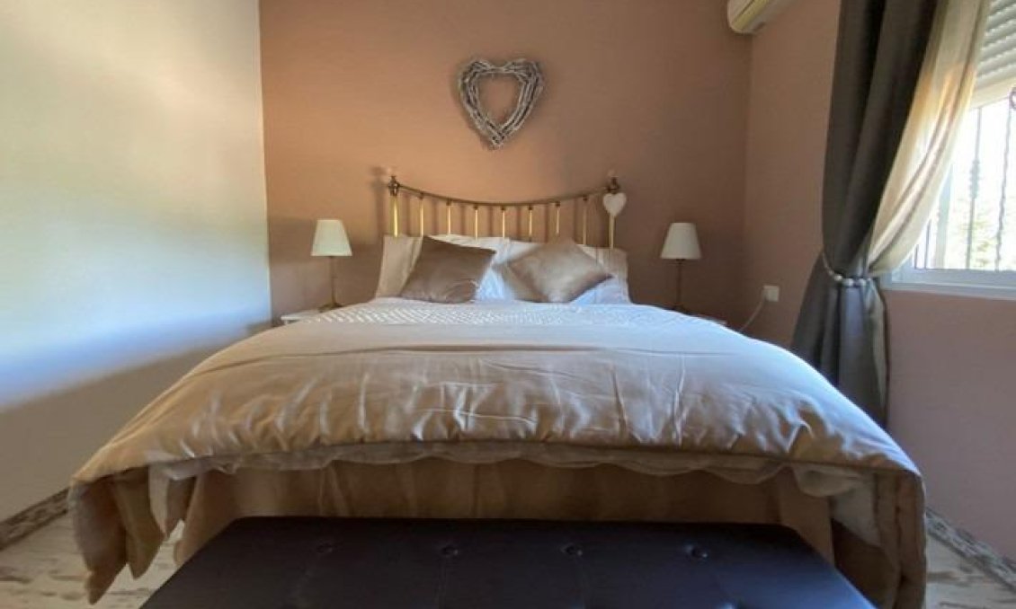 Használt Ingatlanok - Villa -
Albatera - Campo De Albatera