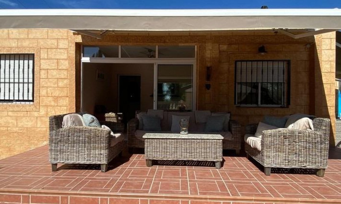 Használt Ingatlanok - Villa -
Albatera - Campo De Albatera