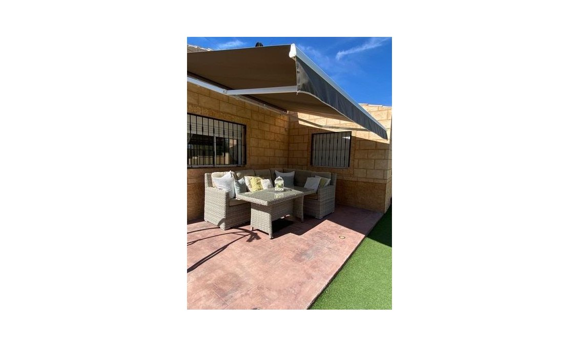 Használt Ingatlanok - Villa -
Albatera - Campo De Albatera