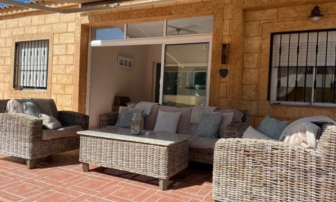 Használt Ingatlanok - Villa -
Albatera - Campo De Albatera