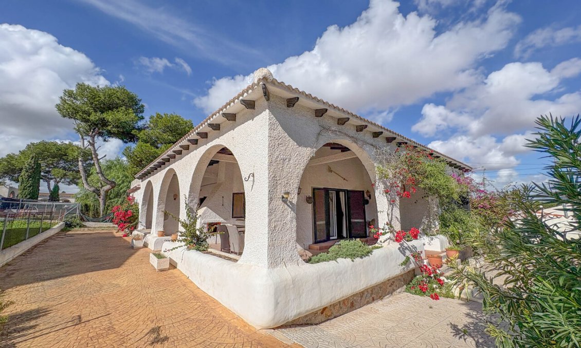Használt Ingatlanok - Villa -
Los Balcones - Costa Blanca