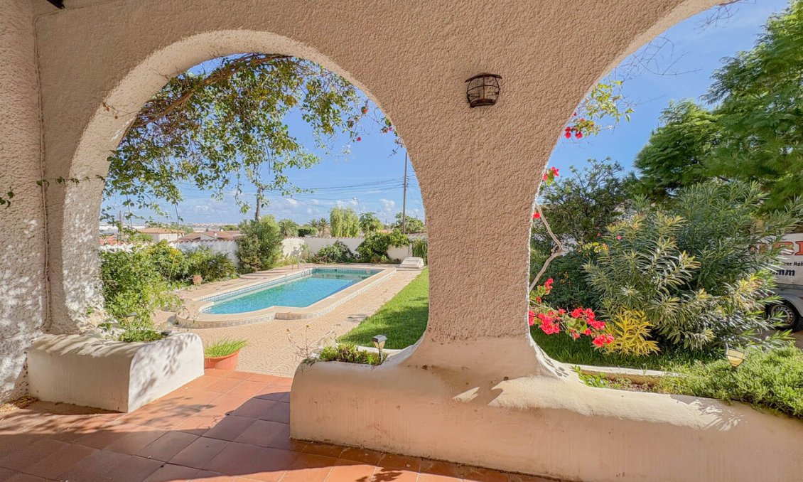 Használt Ingatlanok - Villa -
Los Balcones - Costa Blanca
