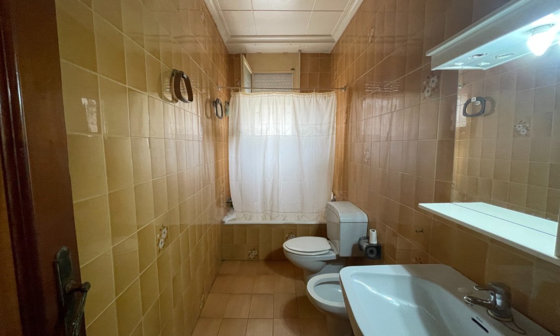 Használt Ingatlanok - Villa -
Elche - Costa Blanca