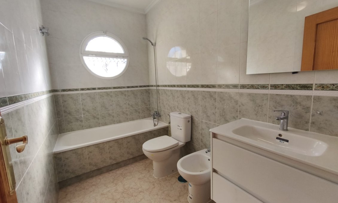 Használt Ingatlanok - Bungaló -
Orihuela Costa - Costa Blanca