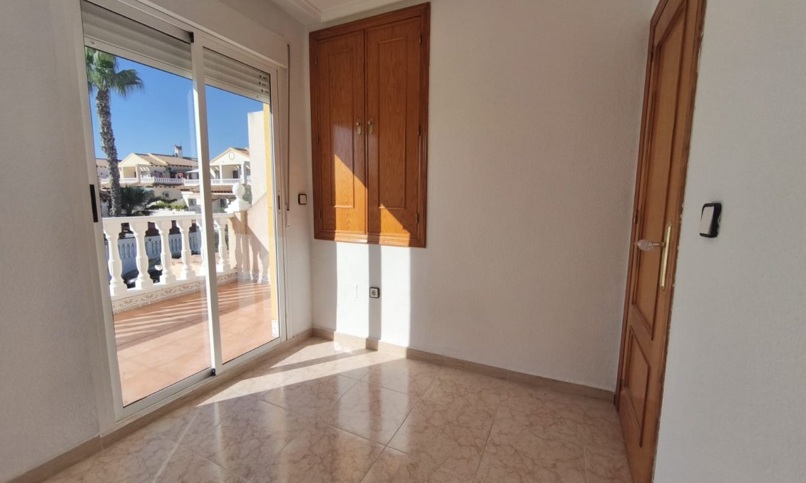 Használt Ingatlanok - Bungaló -
Orihuela Costa - Costa Blanca