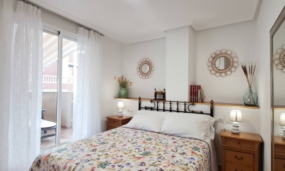 Használt Ingatlanok - Tetőtéri lakás -
Torrevieja - La Mata