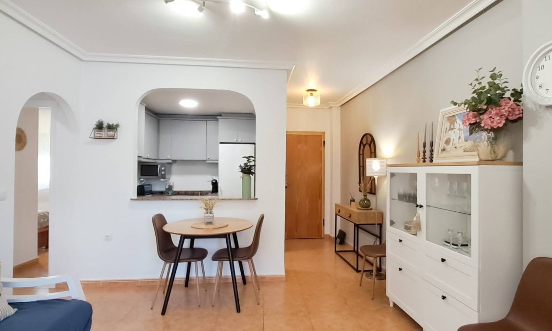 Használt Ingatlanok - Tetőtéri lakás -
Torrevieja - La Mata