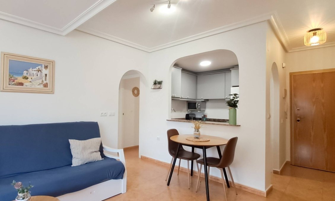 Használt Ingatlanok - Tetőtéri lakás -
Torrevieja - La Mata