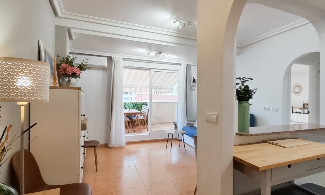 Használt Ingatlanok - Tetőtéri lakás -
Torrevieja - La Mata