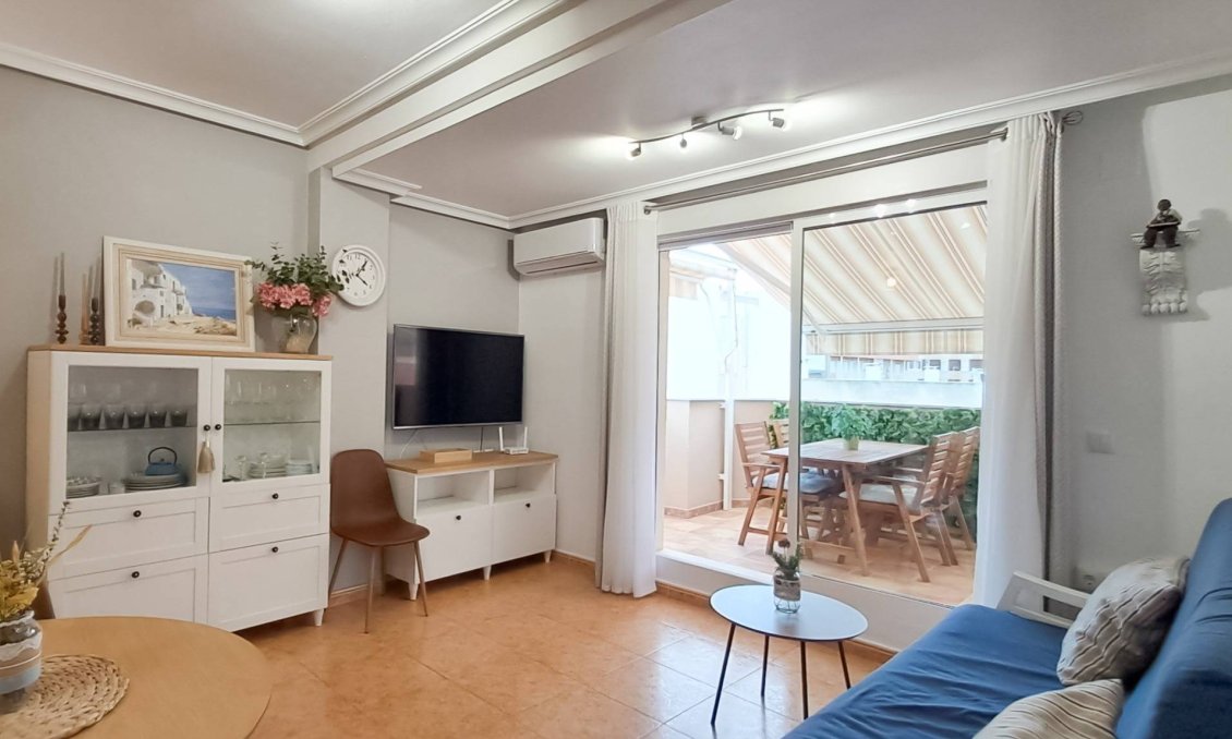 Használt Ingatlanok - Tetőtéri lakás -
Torrevieja - La Mata